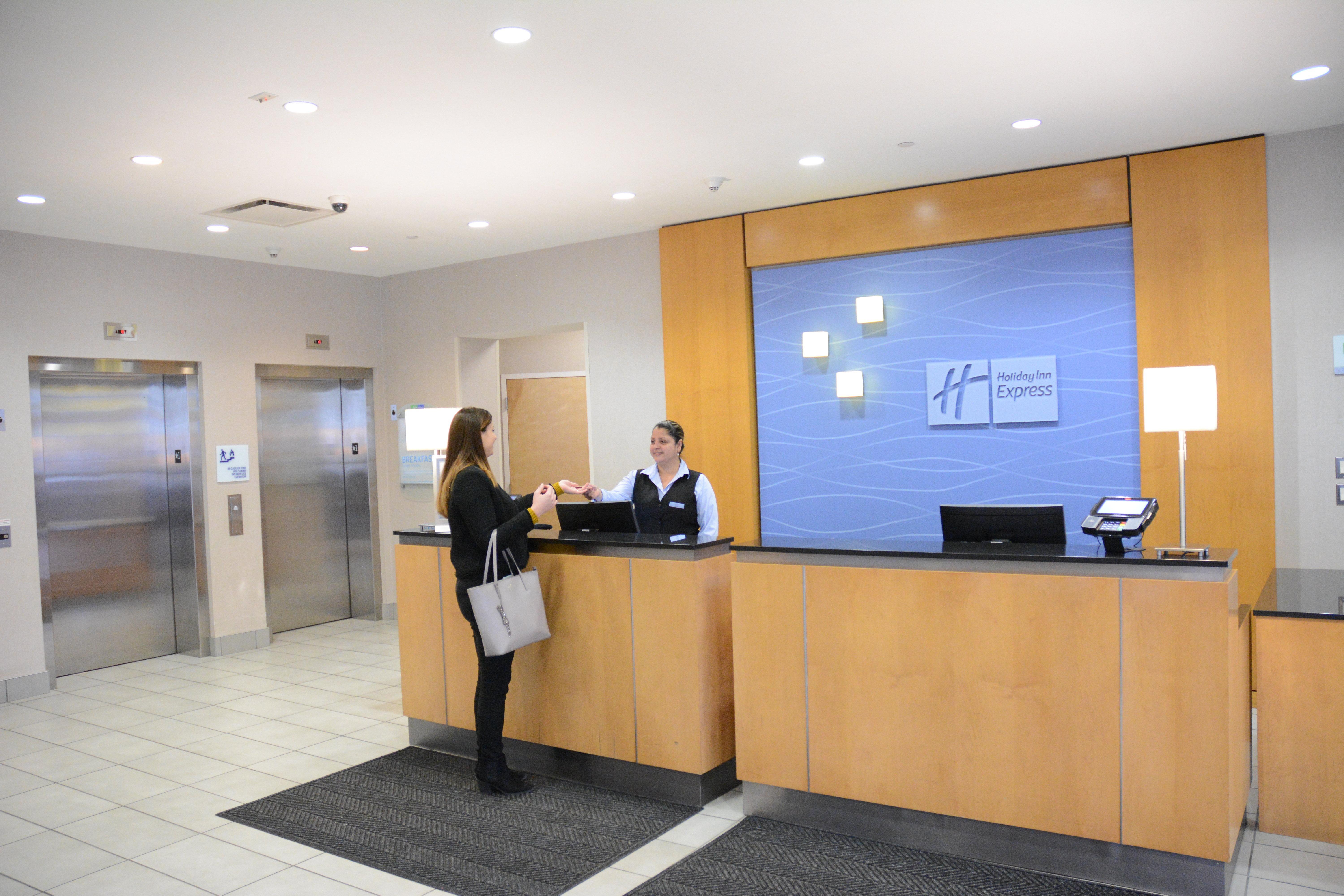 Holiday Inn Express Stamford, An Ihg Hotel 외부 사진