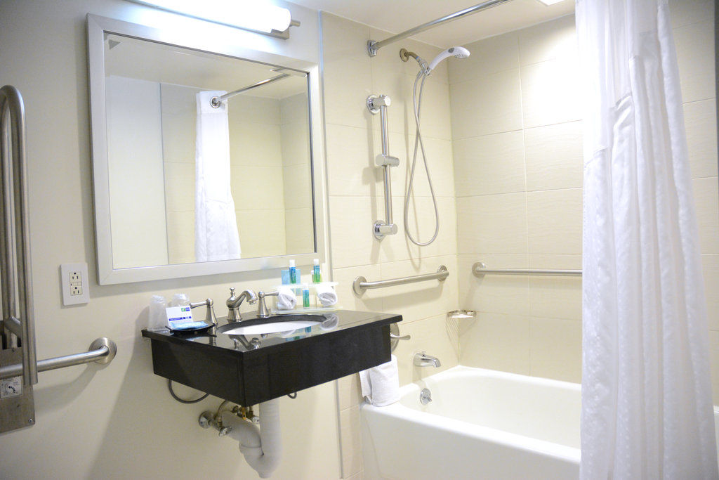 Holiday Inn Express Stamford, An Ihg Hotel 외부 사진